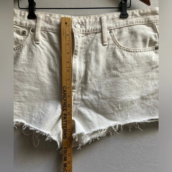 Madewell Relaxed Denim Shorts in Tile White Raw hem Sz 40 - Picture 13 of 13